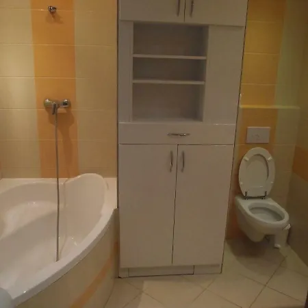 Adoria Apartman *